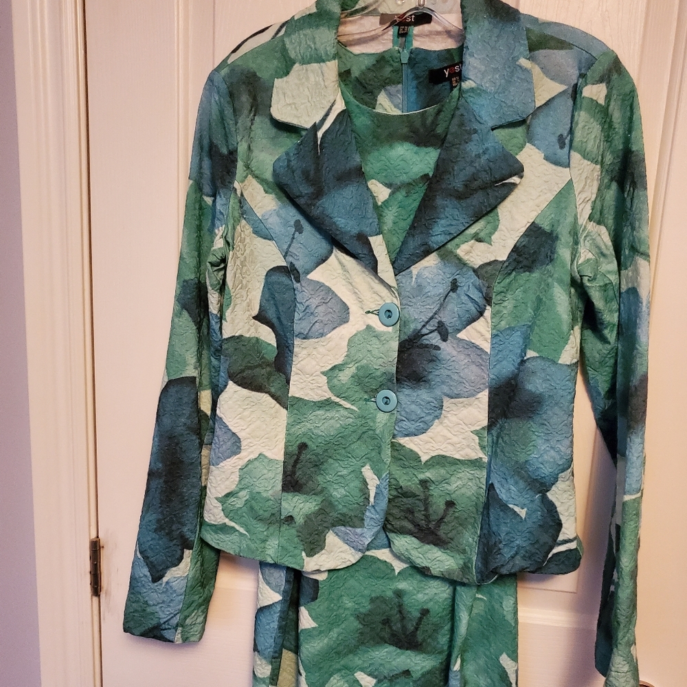 Tropical 🍹print Yest dress and matching blazer